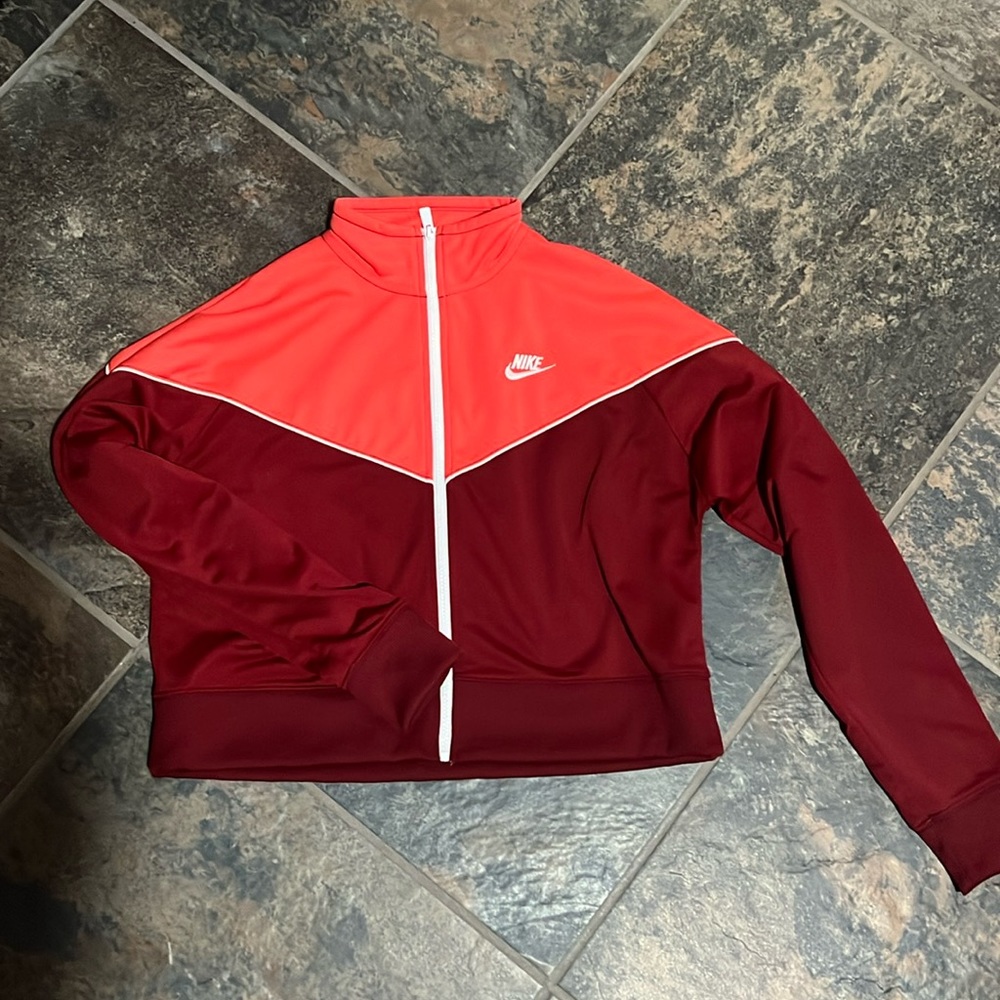 Nike (kids)- zip up cropped jacket